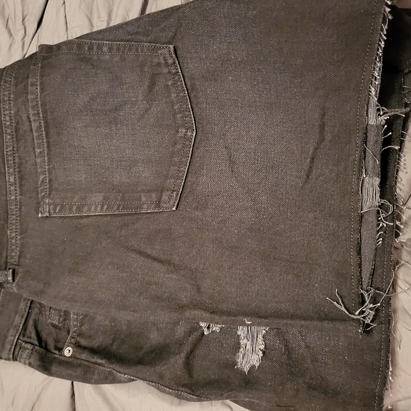 🔥NWT- OLD NAVY JEAN SHORTS- DISTRESSED BLACK - Picture 2 of 4
